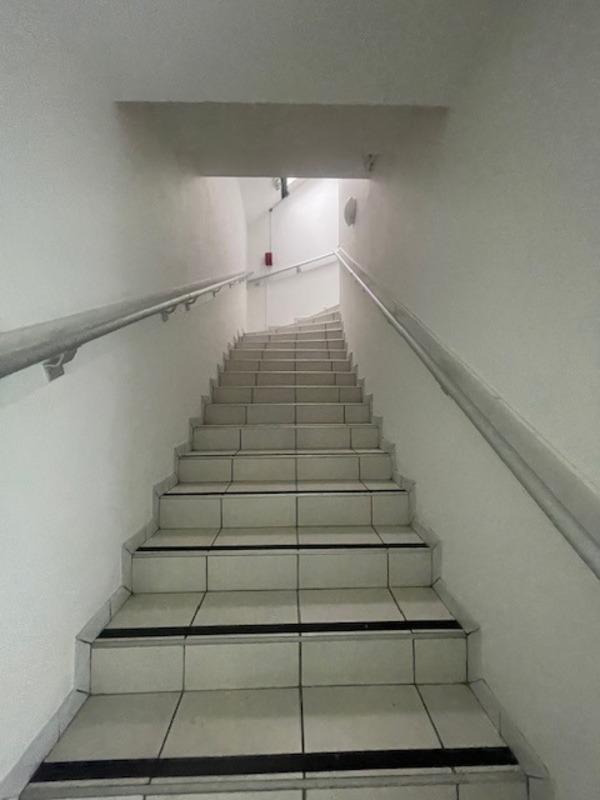 Local commercial - 400 m² - 14 pièces