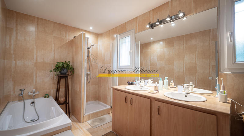 Maison - 177 m² - 5 pièces