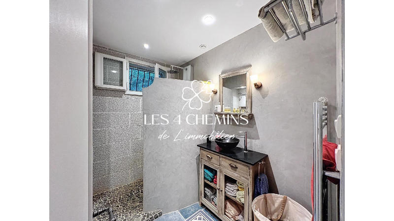 Maison - 185 m² - 7 pièces