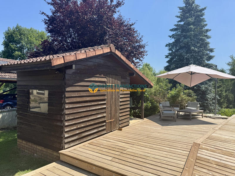 Maison - 250 m² - 8 pièces