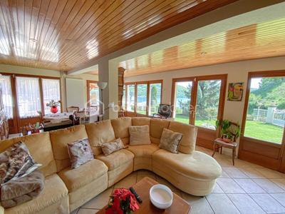 Maison - 230 m² - 7 pièces