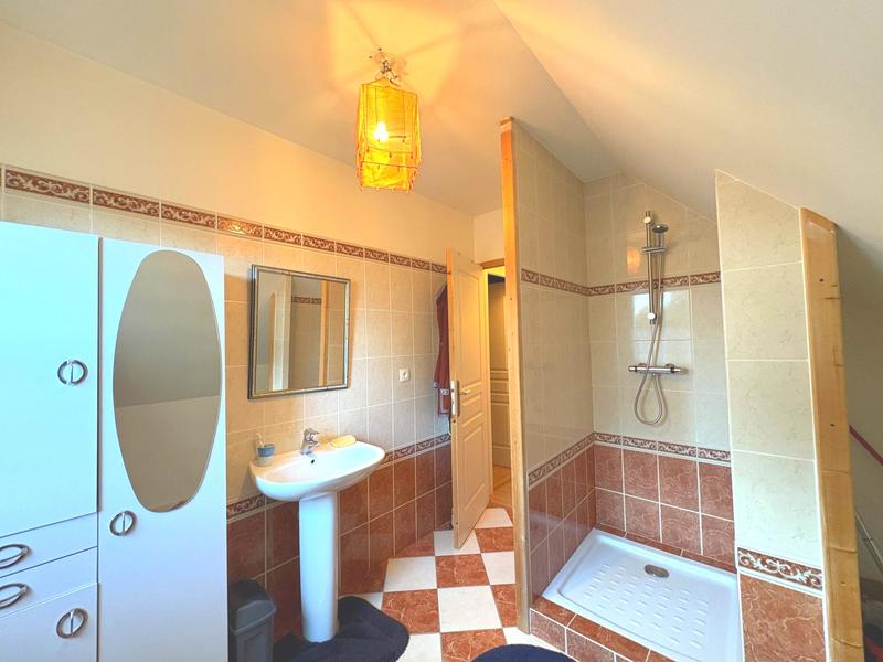 Maison - 168 m² - 7 pièces