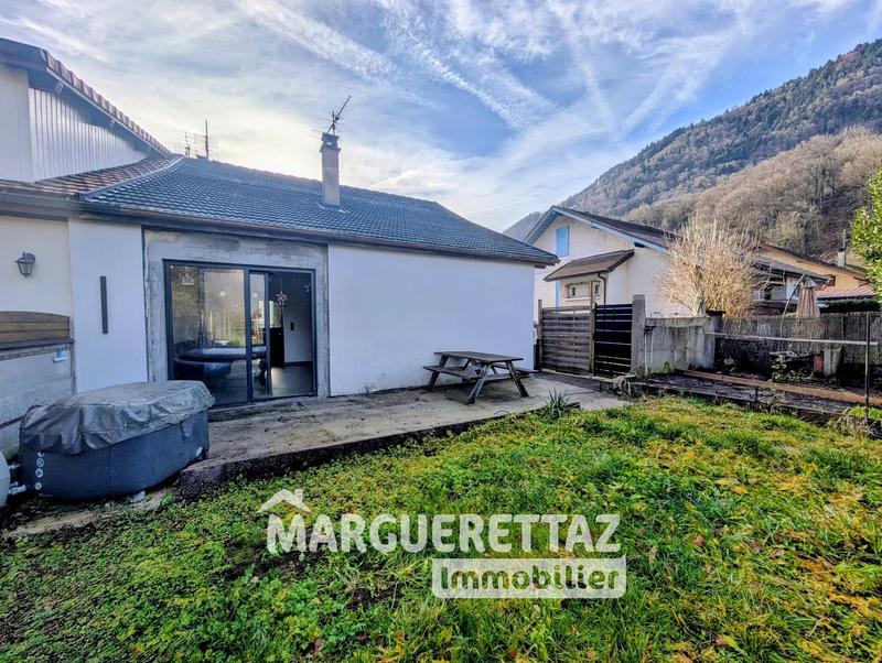 Maison jumelée - 90 m² - 4 pièces