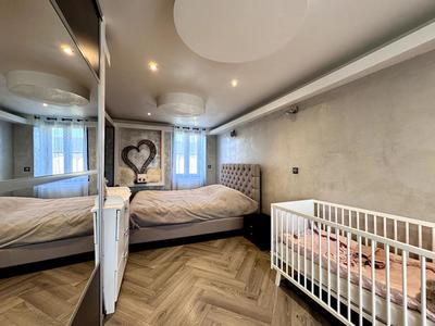 Maison - 301 m² - 9 pièces