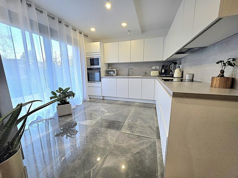 Maison - 148 m² - 6 pièces