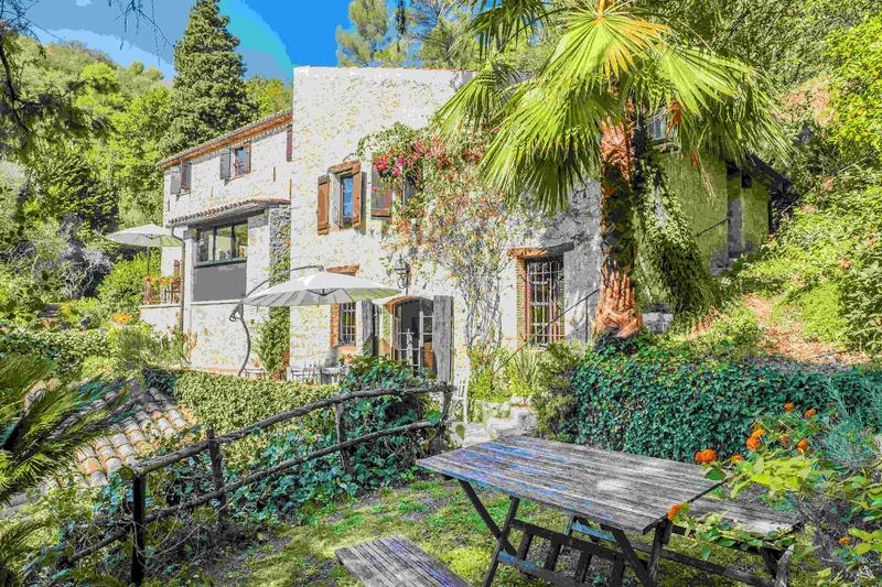 Maison - 253 m² - 9 pièces