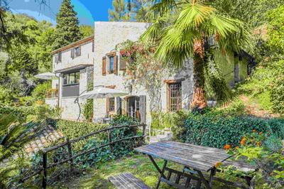 Maison - 253 m² - 9 pièces