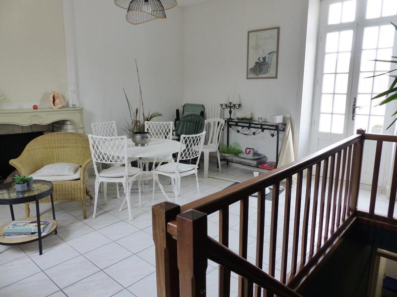 Maison - 201 m² - 6 pièces