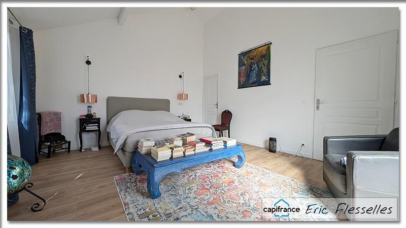 Maison - 208 m² - 9 pièces