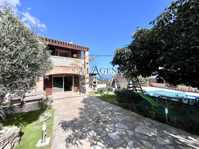 Maison - 135 m² - 6 pièces