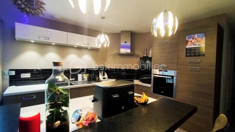 Maison - 147 m² - 6 pièces