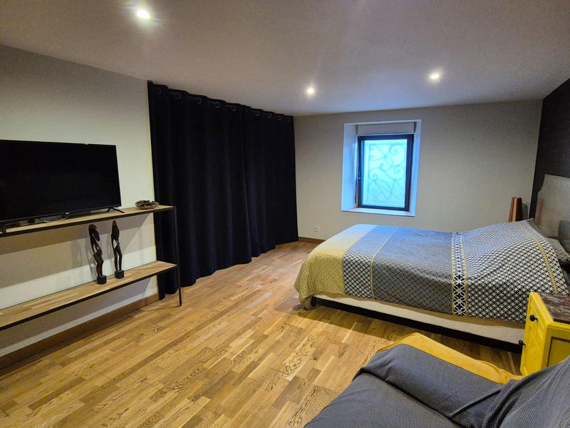 Maison - 231 m² - 6 pièces