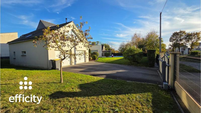 Maison - 181 m² - 9 pièces