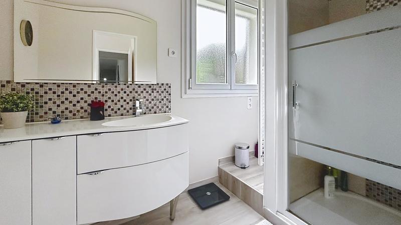 Maison - 215 m² - 8 pièces