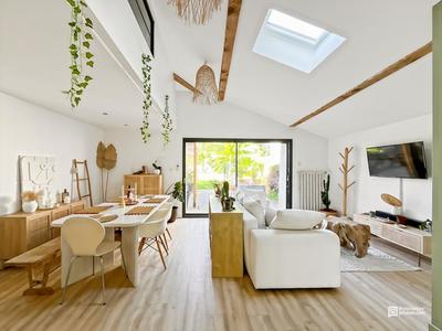 Maison - 105 m² - 4 pièces