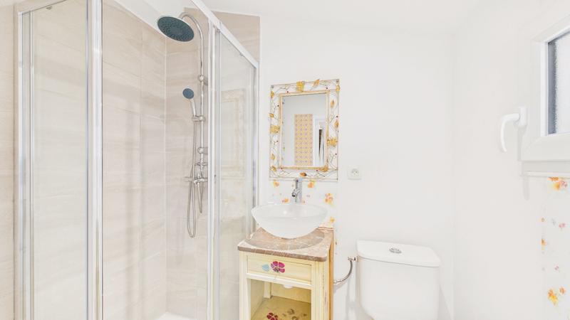 Maison - 240 m² - 10 pièces