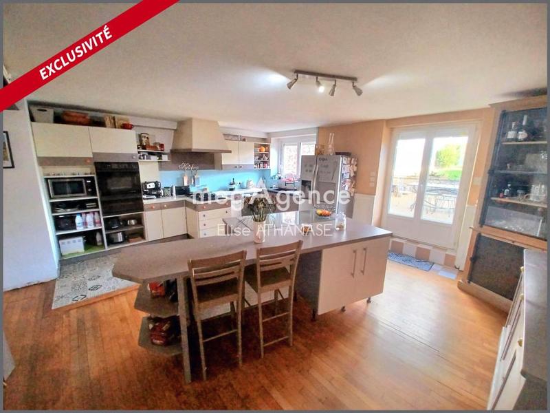 Maison - 205 m² - 7 pièces