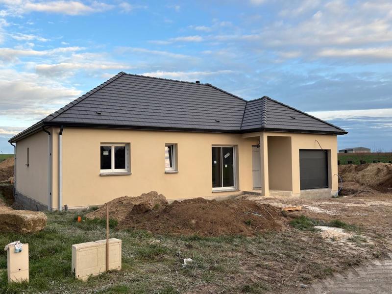 Maison - 90 m² - 5 pièces