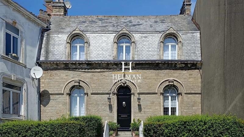 Maison - 221 m² - 10 pièces