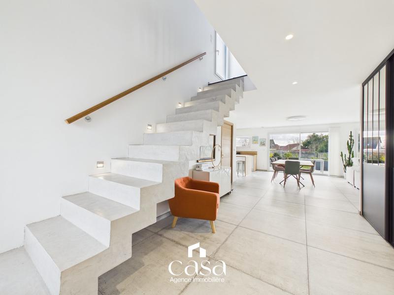 Maison contemporaine - 190 m² - 7 pièces