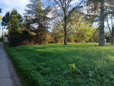 Terrain constructible - 676 m²