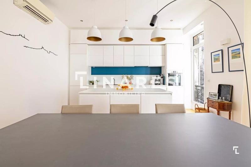 Appartement - 95 m² - 3 pièces