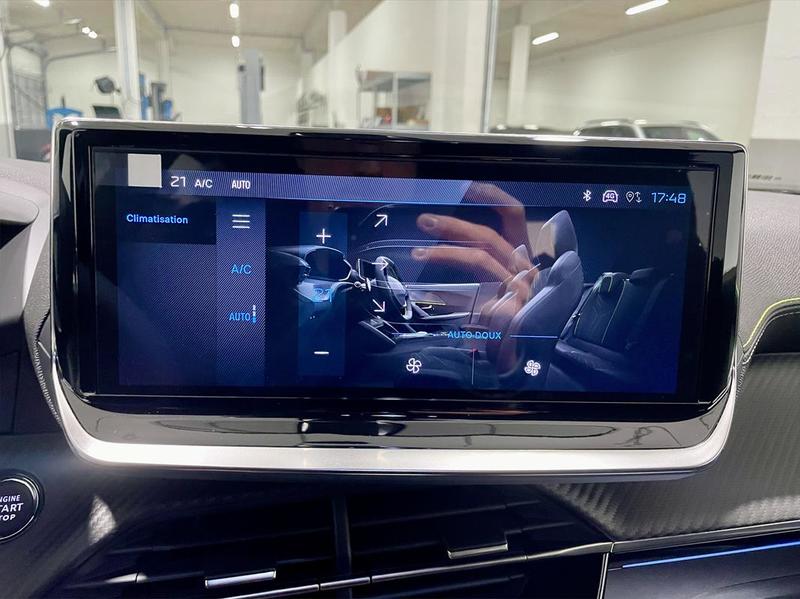 Peugeot 2008 II (2) 1.2  Hybrid 136 Dcs6 - 26 990