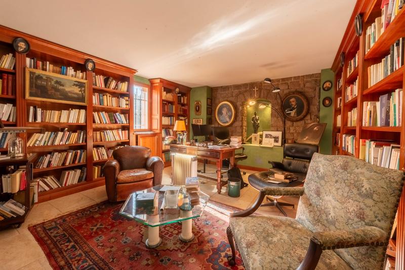 Maison ancienne - 300 m² - 8 pièces