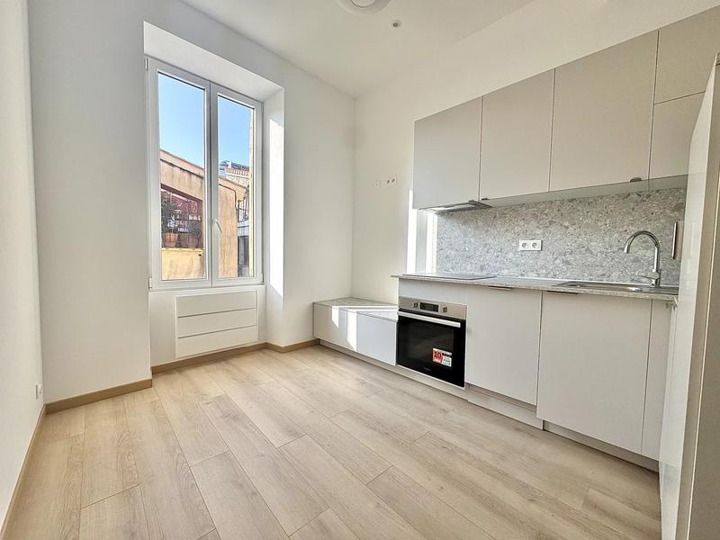 Immeuble - 122 m² - 7 pièces