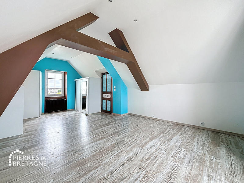 Maison - 96 m² - 6 pièces