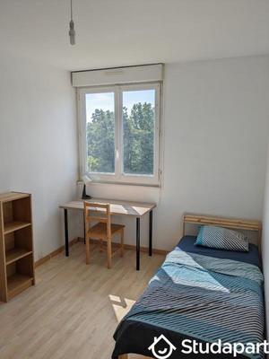 Chambre - 10 m² - 1 pièce
