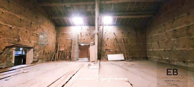 Corps de ferme - 560 m² - 4 pièces