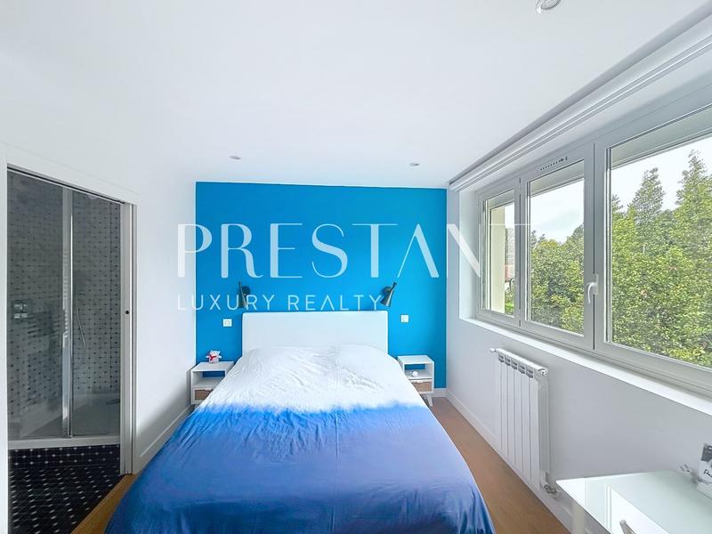 Appartement - 99 m² - 4 pièces