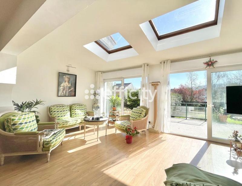 Maison - 175 m² - 8 pièces