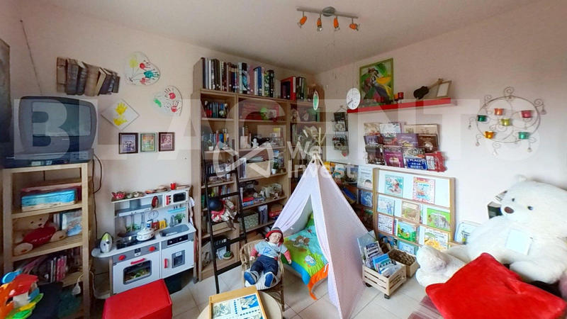 Maison - 99 m² - 6 pièces