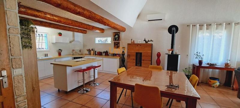 Maison - 140 m² - 8 pièces