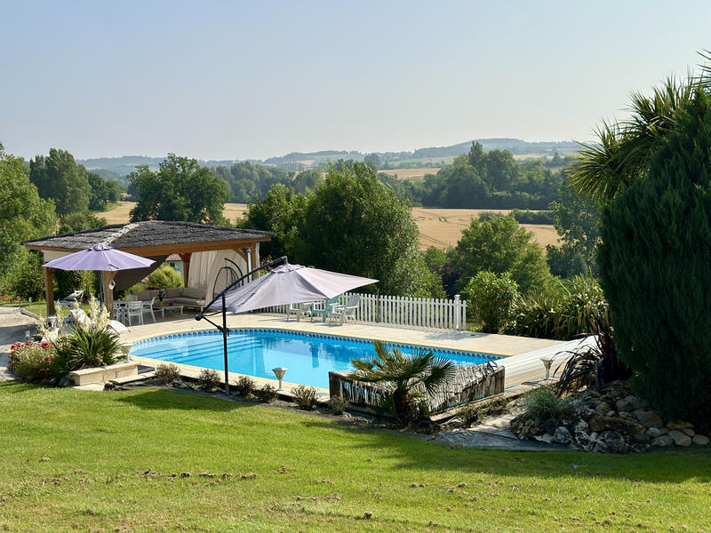 Maison - 213 m² - 7 pièces