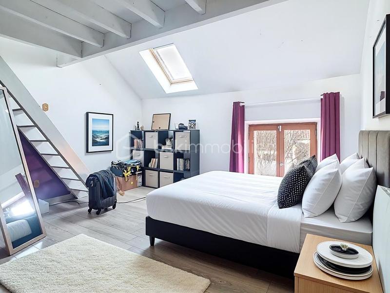 Maison - 202 m² - 6 pièces