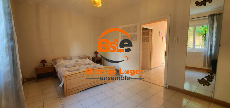 Maison - 235 m² - 12 pièces