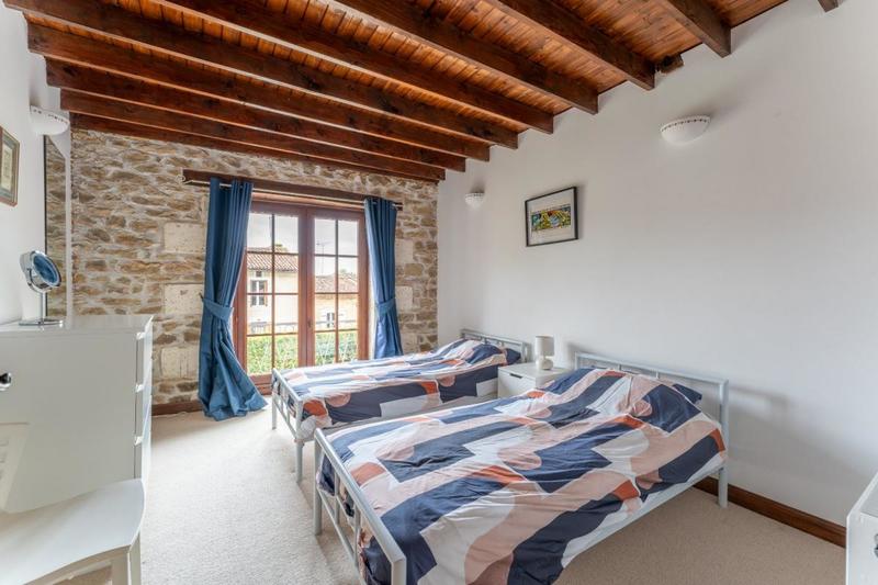 Maison - 300 m² - 11 pièces