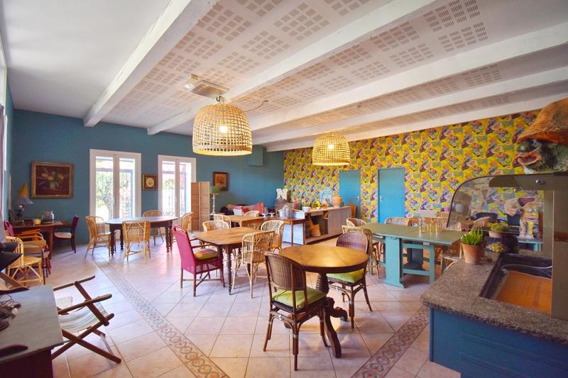 Propriété - 700 m² - 16 pièces