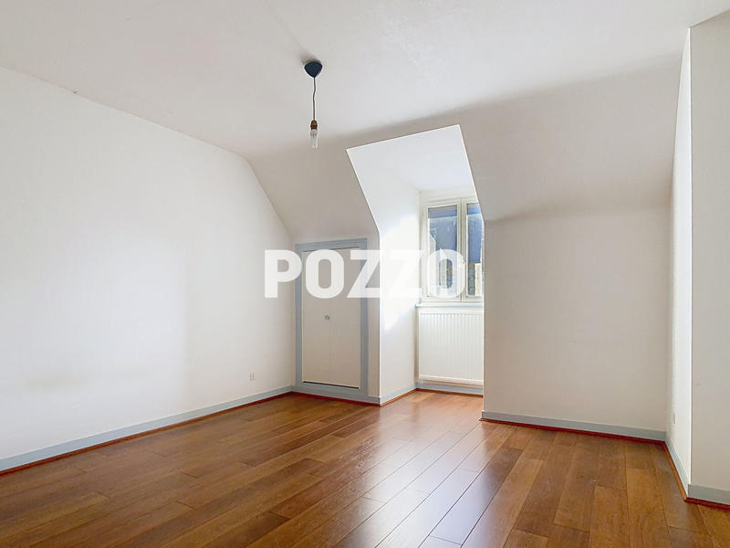 Immeuble - 9 pièces