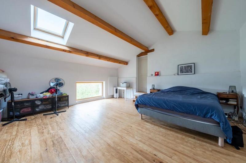 Maison - 202 m² - 6 pièces