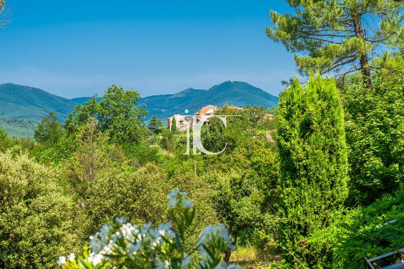 Maison - 178 m² - 7 pièces