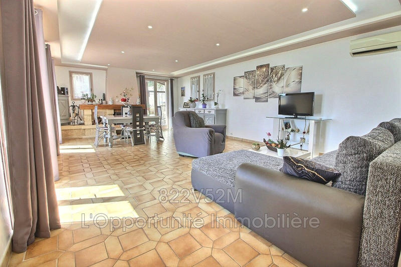 Maison - 211 m² - 5 pièces