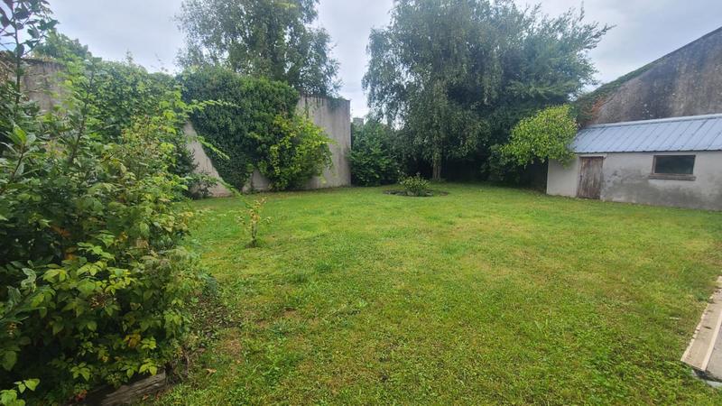 Maison - 237 m² - 8 pièces