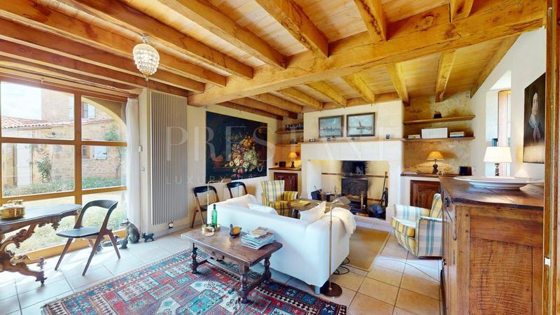 Demeure - 248 m² - 10 pièces