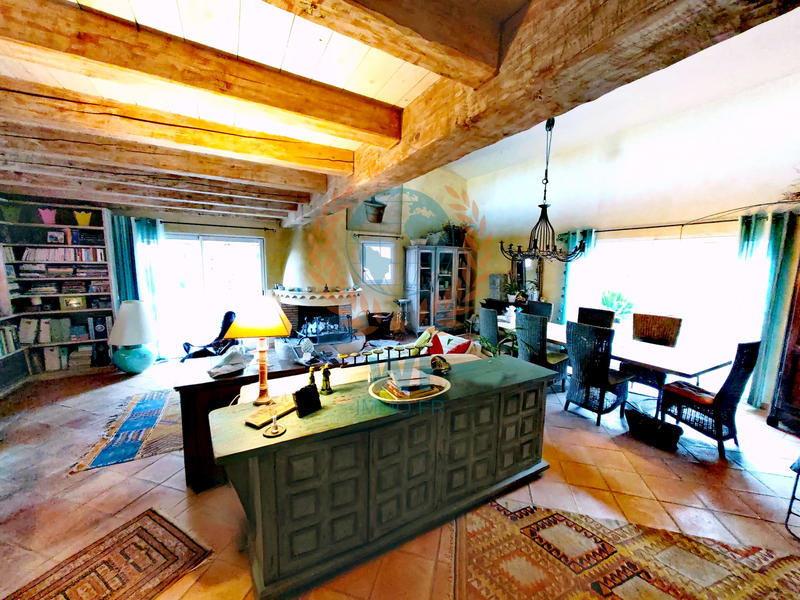 Maison - 280 m² - 7 pièces