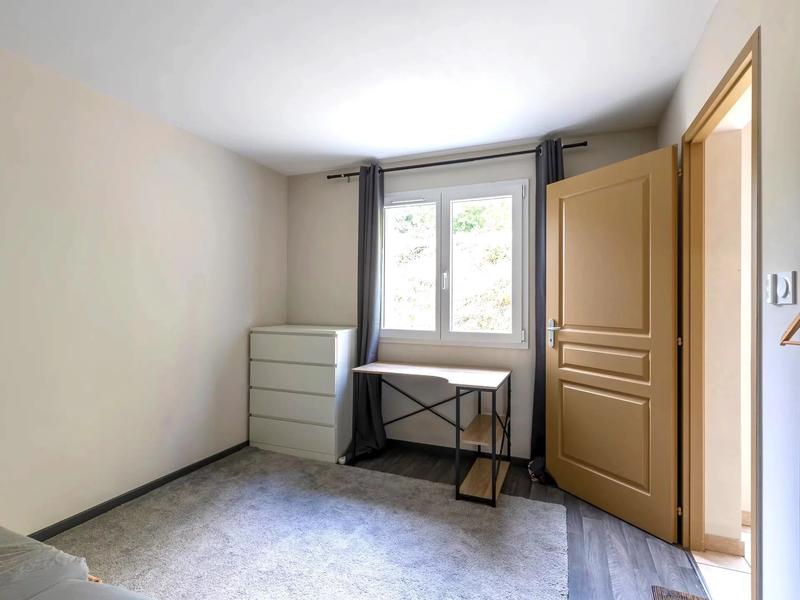 Maison - 285 m² - 10 pièces