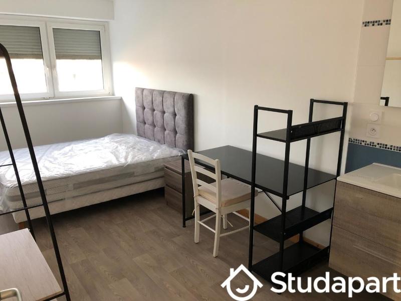 Chambre - 10 m² - 1 pièce